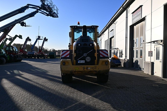 Volvo L90H 13 of 30