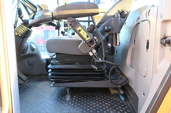 Volvo L90H 20 of 30