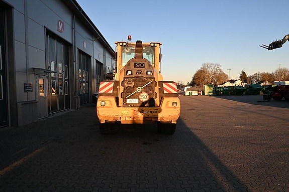 Volvo L90H 8 of 30
