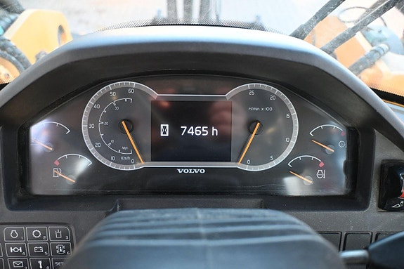 Volvo L90H 24 of 30