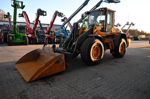 Volvo L90H 9 of 30