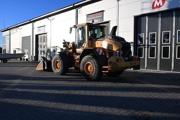 Volvo L90H 3 of 30
