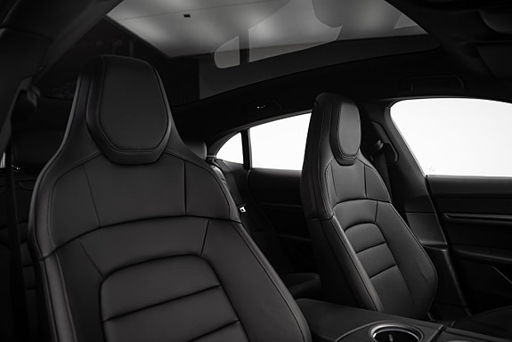 Porsche Taycan 8 of 20