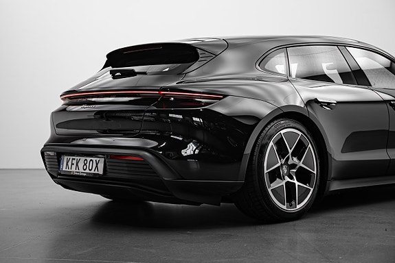 Porsche Taycan 10 of 20