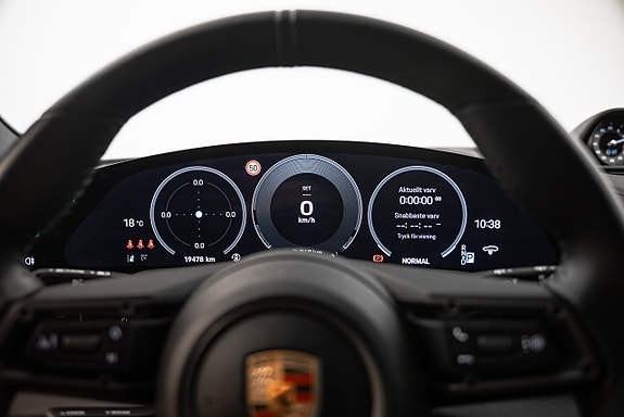 Porsche Taycan 17 of 20