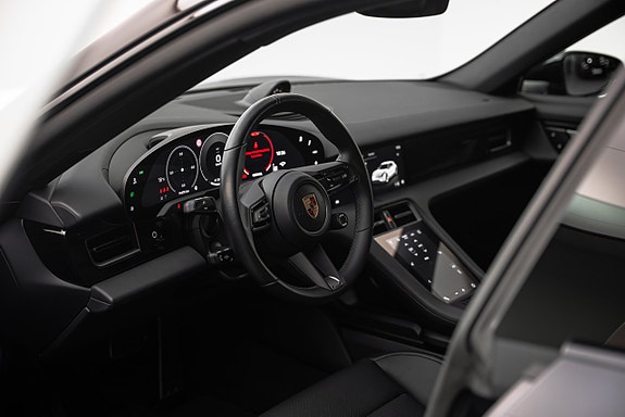 Porsche Taycan 6 of 20