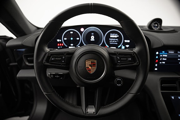 Porsche Taycan 7 of 20