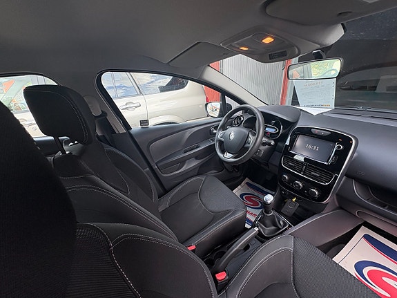 Renault Clio 6 of 9