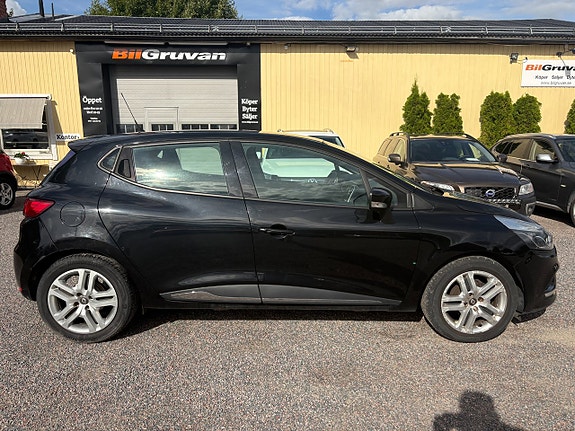 Renault Clio 2 of 9