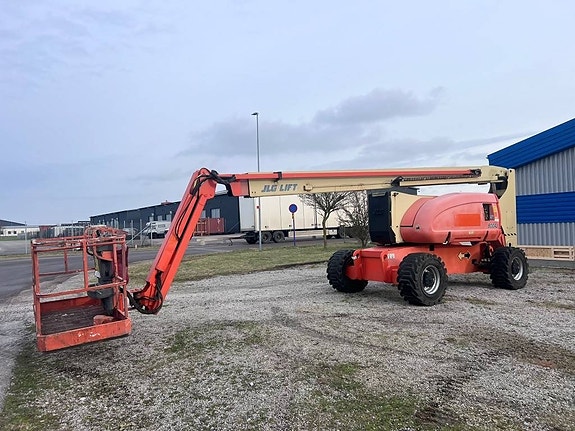 JLG 800 AJ