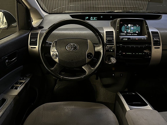 Toyota Prius 18 of 24