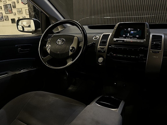 Toyota Prius 20 of 24