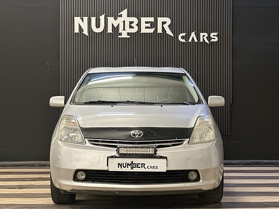 Toyota Prius 5 of 5