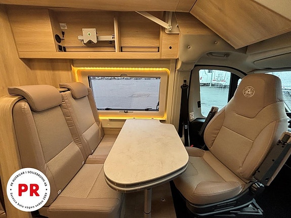 Dreamer Living Van 3 of 11