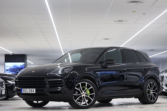 Porsche Cayenne 4 of 30