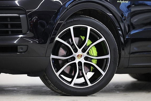 Porsche Cayenne 6 of 30