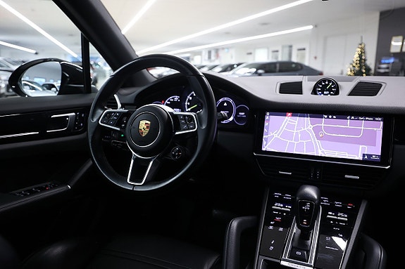 Porsche Cayenne 15 of 30