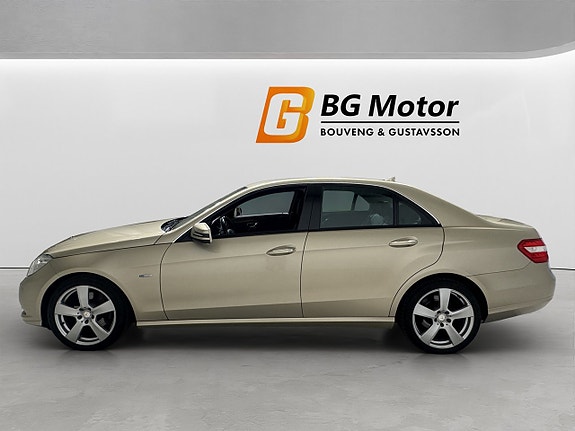Mercedes-Benz E200 8 of 21