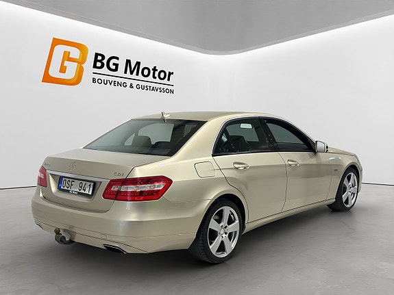 Mercedes-Benz E200 5 of 21
