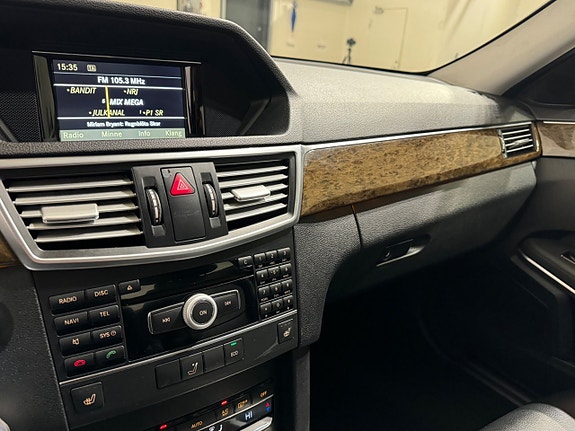 Mercedes-Benz E200 13 of 16