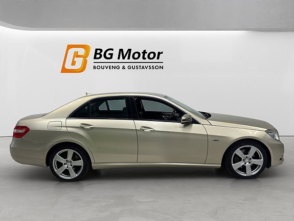 Mercedes-Benz E200 4 of 21