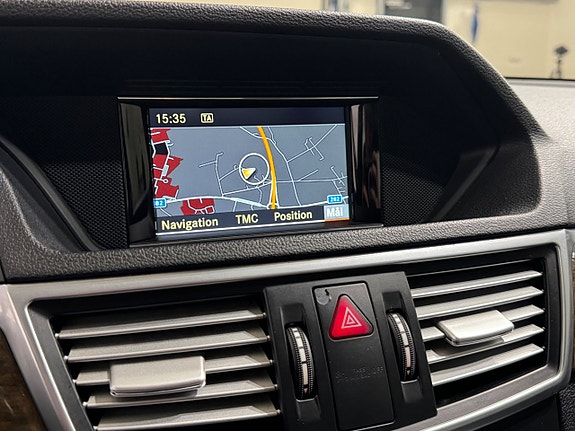 Mercedes-Benz E200 16 of 16