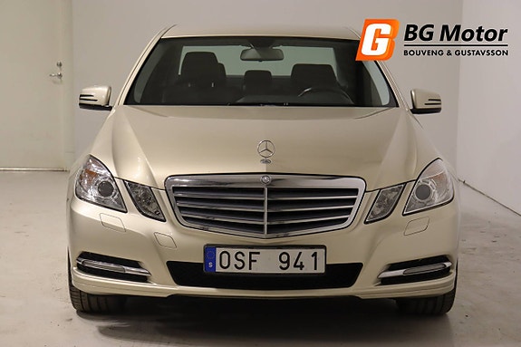 Mercedes-Benz E200 4 of 5