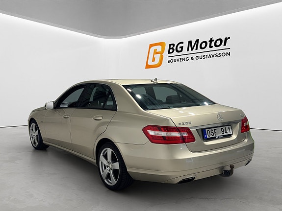 Mercedes-Benz E200 7 of 21