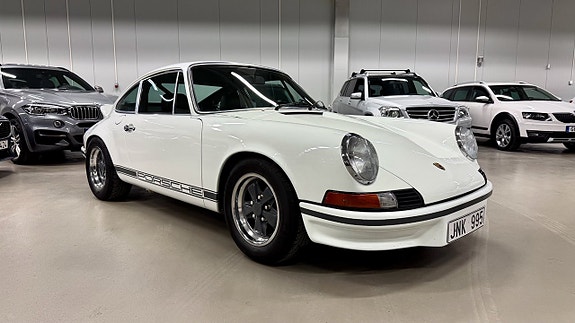 Porsche 911 2 of 5