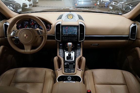 Porsche Cayenne 9 of 25