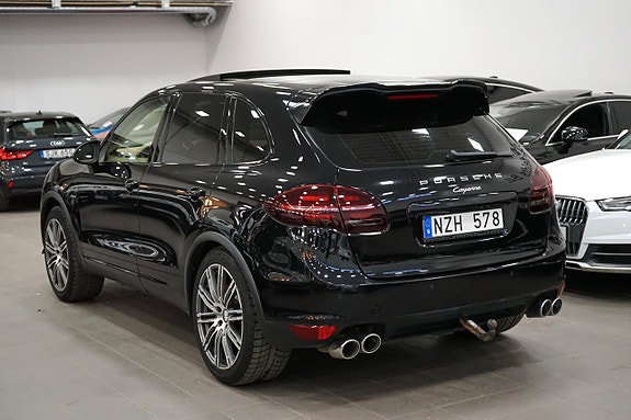 Porsche Cayenne 3 of 5