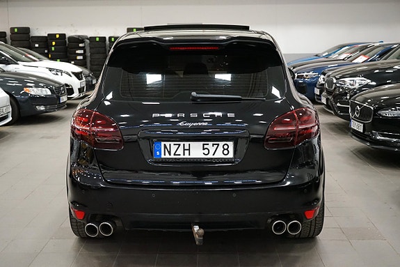 Porsche Cayenne 10 of 25