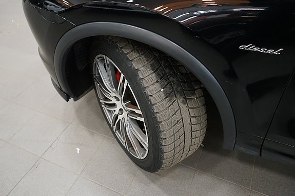 Porsche Cayenne 23 of 25