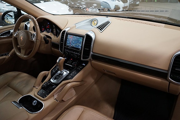 Porsche Cayenne 22 of 25