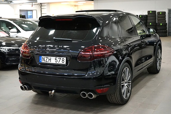 Porsche Cayenne 5 of 5