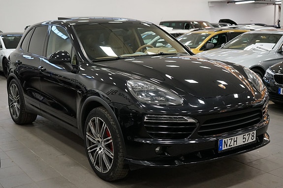 Porsche Cayenne 4 of 5