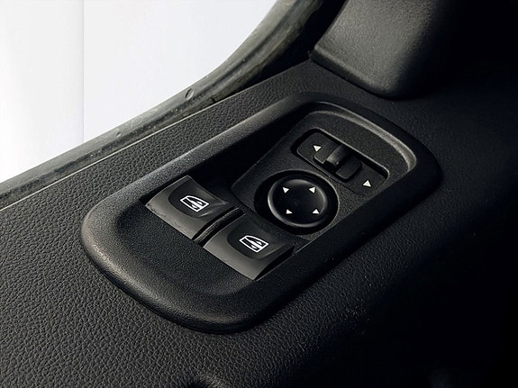Renault Master 25 of 27