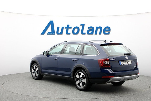 Skoda Octavia Scout 6 of 26