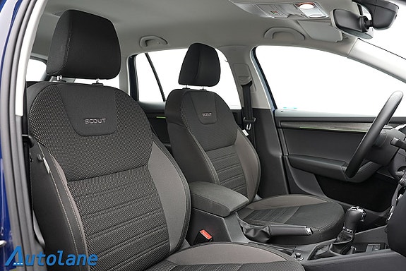 Skoda Octavia Scout 16 of 26