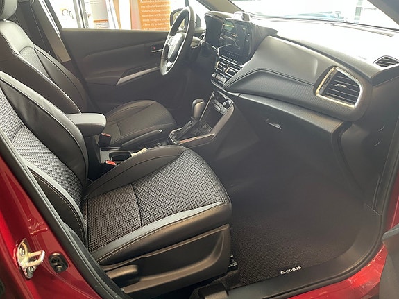 Suzuki S-Cross 7 of 13
