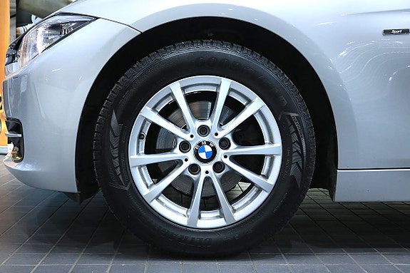 BMW 318 14 of 17