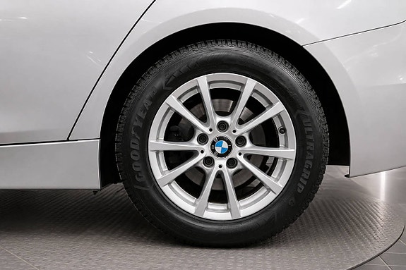 BMW 318 12 of 17