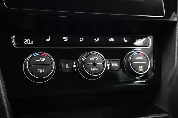 Volkswagen Passat 19 of 27