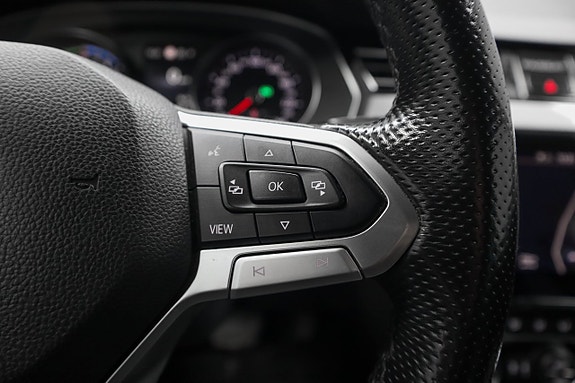 Volkswagen Passat 15 of 27