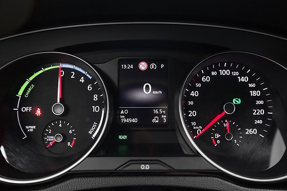 Volkswagen Passat 14 of 27