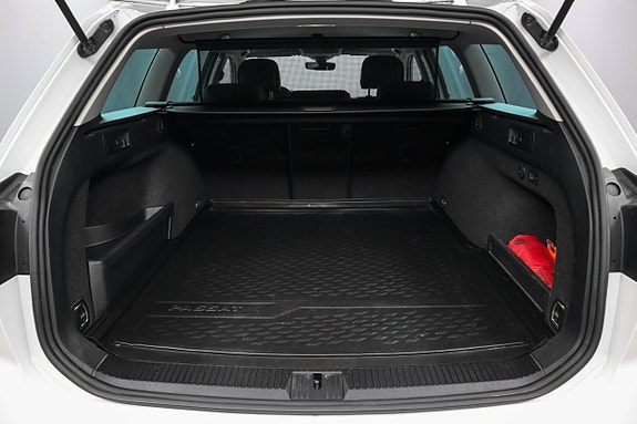 Volkswagen Passat 25 of 27