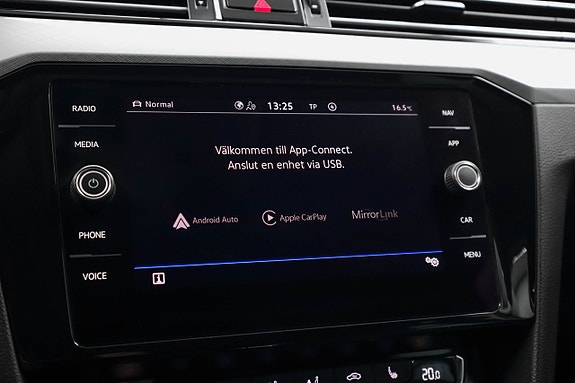 Volkswagen Passat 18 of 27