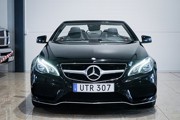 Mercedes-Benz E200 4 of 5
