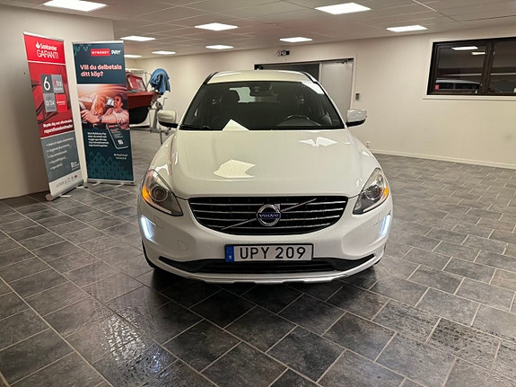 Volvo XC60 3 of 5