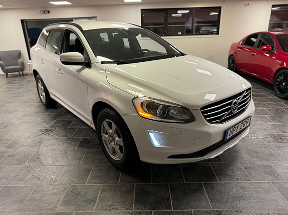 Volvo XC60 2 of 5